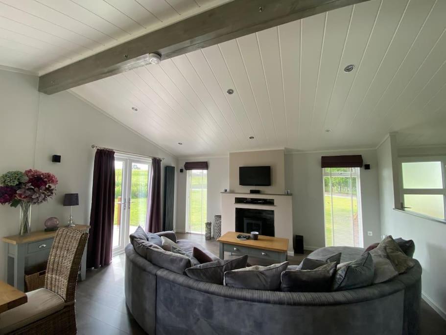 Gorstage Meadows Luxury 2 Bedroom Lodge In Rural Cheshire Hartford  Exterior photo